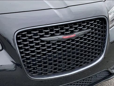 Used 2021 Chrysler 300 S image 29