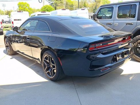 Used 2024 Dodge Charger Daytona R/T w/ Plus Group AWD/4WD image 5