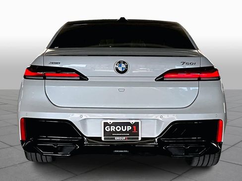 Certified 2025 BMW 760i xDrive w/ Executive Package image 5