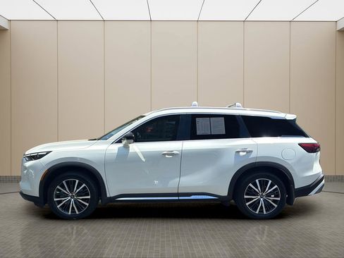 Used 2023 INFINITI QX60 Sensory AWD/4WD image 2