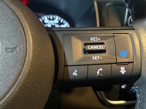 Used 2024 Nissan Rogue SV w/ SV Premium Package image 19