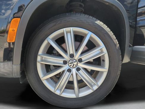 Used 2016 Volkswagen Tiguan SE image 44