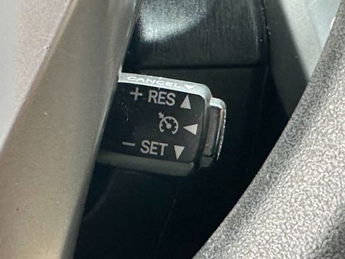 Used 2015 Toyota Prius V Three image 32