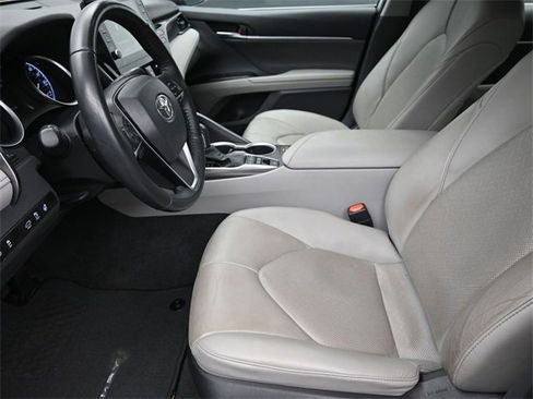 Used 2023 Toyota Camry XLE image 16