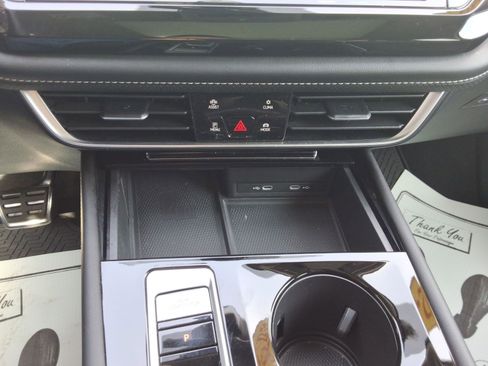 Used 2024 Volkswagen Atlas SEL Premium R-Line image 16