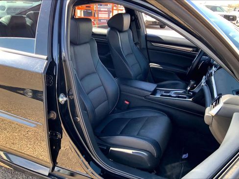 Used 2018 Honda Accord Sport image 9