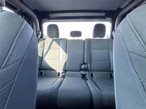 Used 2023 Jeep Gladiator Sport image 13