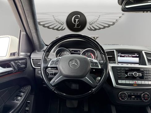 Used 2015 Mercedes-Benz GL 550 4MATIC w/ Driver Assistance Package image 12