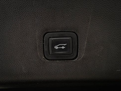 Used 2019 Chevrolet Traverse LT image 21