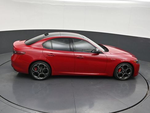 Used 2025 Alfa Romeo Giulia w/ Veloce Package Rwd image 21