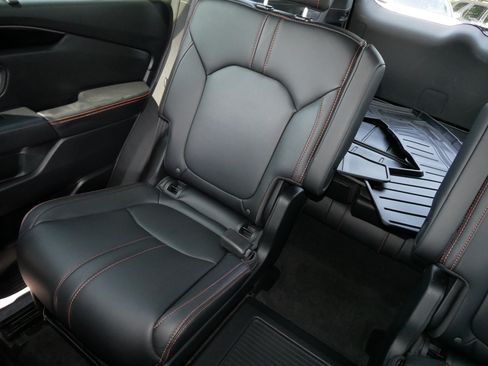 Used 2024 Honda Pilot TrailSport image 12