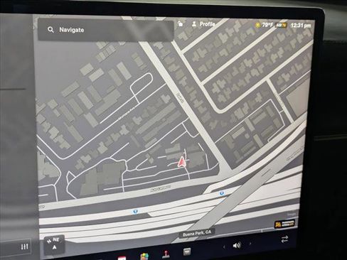 Used 2021 Tesla Model S Plaid image 15