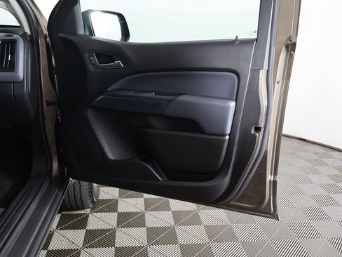 Used 2017 Chevrolet Colorado Z71 RWD image 18
