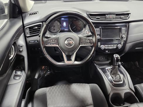 Used 2020 Nissan Rogue SV image 27