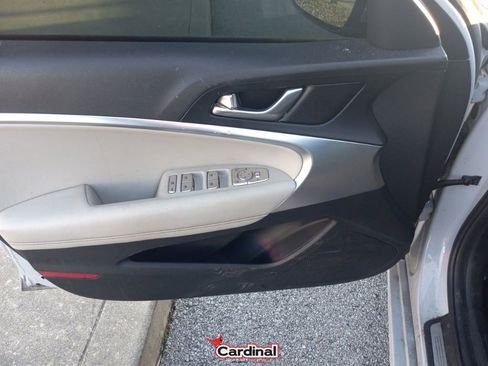 Used 2022 Genesis G70 2.0T image 15