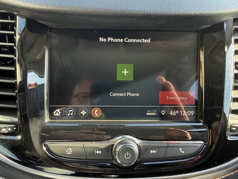 Used 2019 Chevrolet Trax LT w/ LT Convenience Package image 18