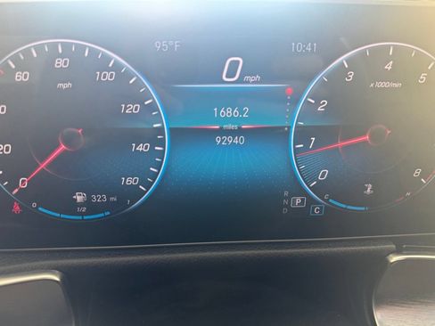 Used 2021 Mercedes-Benz GLB 250 4MATIC image 4