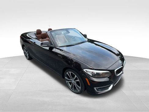 Used 2017 BMW 230i Convertible image 7