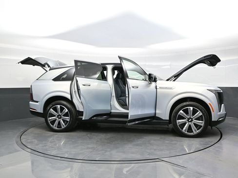 Certified 2025 Cadillac Escalade IQ Luxury 2 image 31