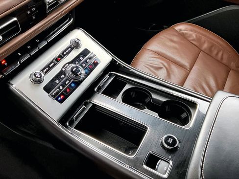 Used 2022 Lincoln Aviator Reserve w/ Elements Package Plus image 16