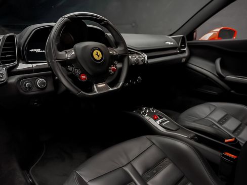 Used 2011 Ferrari 458 Italia Coupe image 2