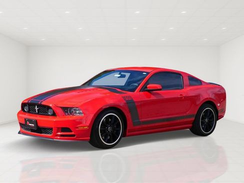 Used 2013 Ford Mustang Boss 302 w/ Boss 302 Accessory Pkg RWD image 6