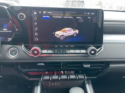 Used 2024 Chevrolet Colorado LT w/ LT Convenience Package image 31