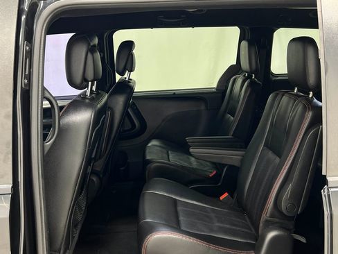 Used 2019 Dodge Grand Caravan GT image 28