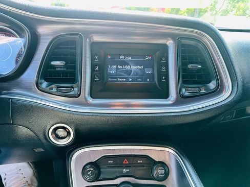 Used 2015 Dodge Challenger SXT RWD image 12