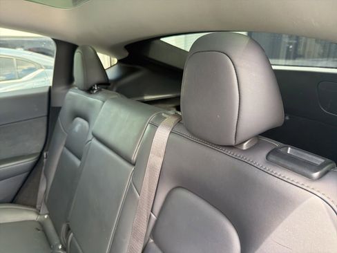 Used 2024 Tesla Model Y 2WD image 9