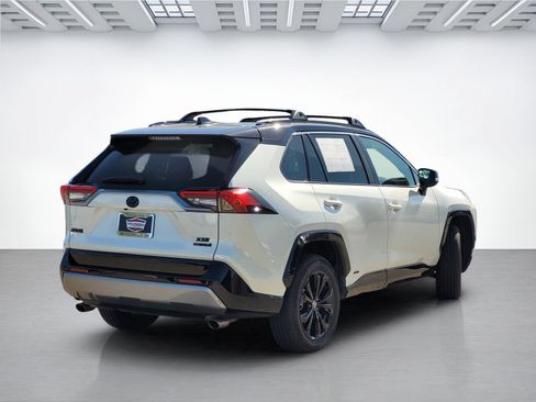Used 2022 Toyota RAV4 XSE AWD/4WD image 12