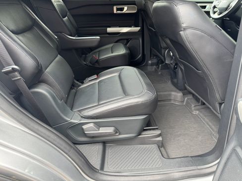 Used 2021 Ford Explorer Limited w/ Equipment Group 301A image 38