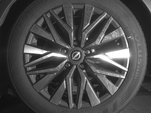 Used 2025 Nissan Altima 2.5 SV FWD image 14