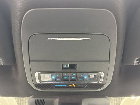 Used 2025 Ford F150 Lariat AWD/4WD image 44