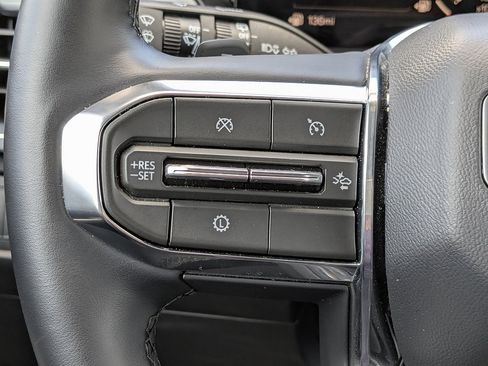 Certified 2026 GMC Acadia Elevation w/ Elevation Premium Package FWD image 23