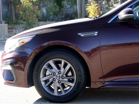 Used 2020 Kia Optima LX image 23