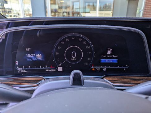 Used 2022 Cadillac Escalade Premium Luxury w/ Performance Package image 24