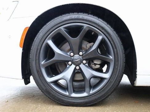 Used 2022 Chrysler 300 Touring L w/ Popular Equipment Group image 8