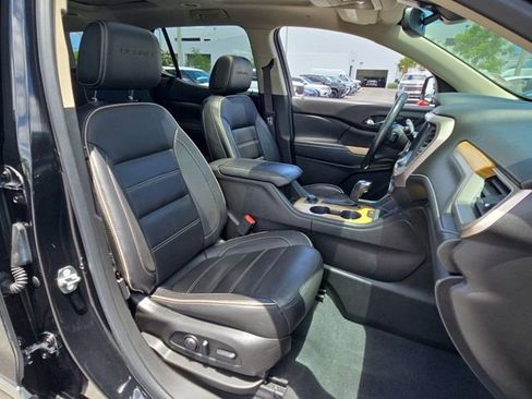 Used 2018 GMC Acadia Denali w/ Technology Package FWD image 16