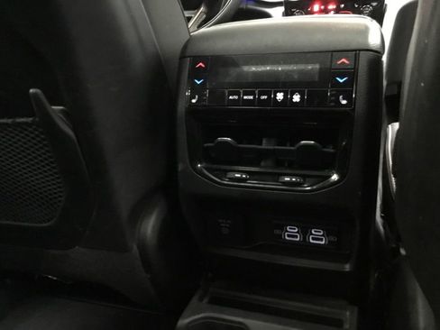 Used 2023 Jeep Grand Cherokee L Overland w/ Advanced Protech Group III image 23