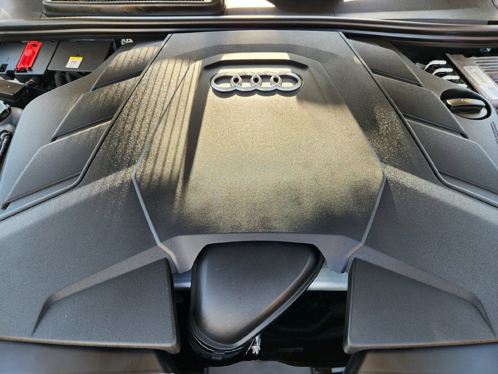 Used 2021 Audi Q8 Premium AWD/4WD image 32