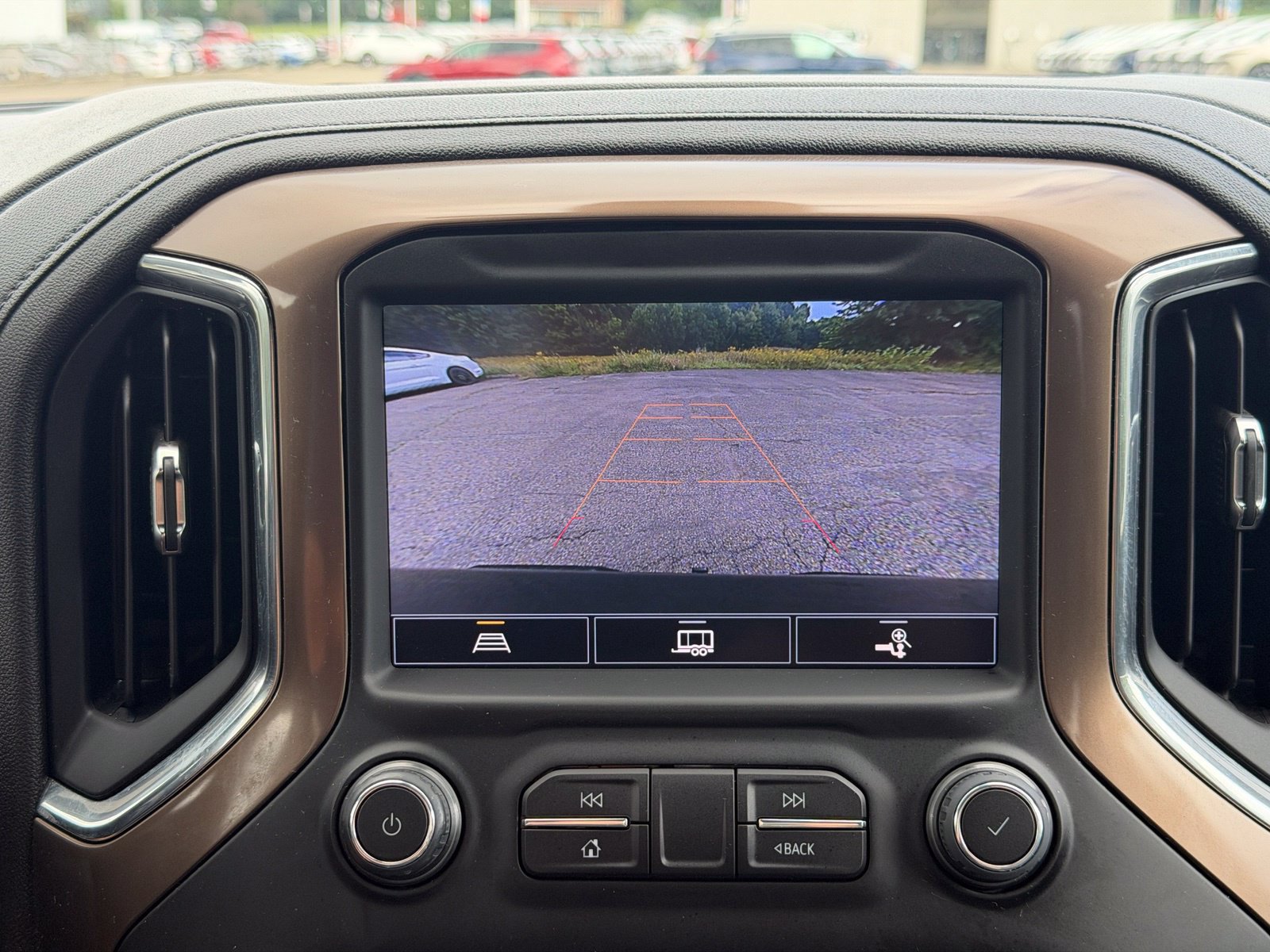 Used 2022 Chevrolet Silverado 1500 High Country w/ LPO, Dark Essentials Package AWD/4WD image 3