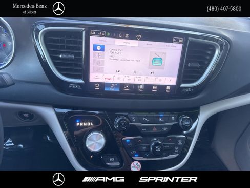 Used 2024 Chrysler Pacifica Touring-L FWD image 24