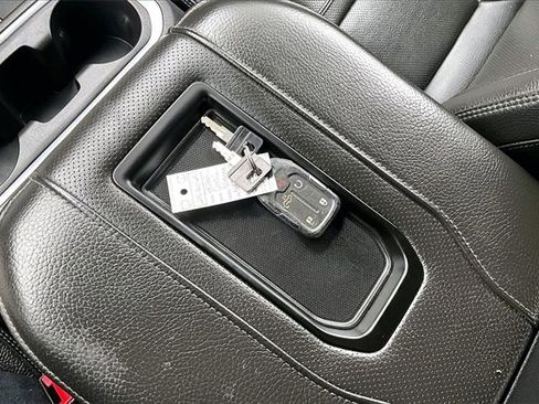 Used 2022 GMC Sierra 2500 Denali w/ Denali Ultimate Package image 9