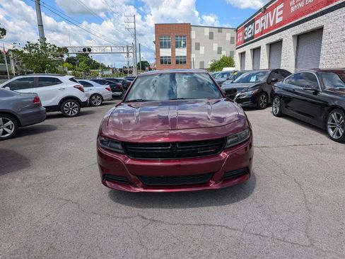 Used 2017 Dodge Charger SE w/ Blacktop Package RWD image 4
