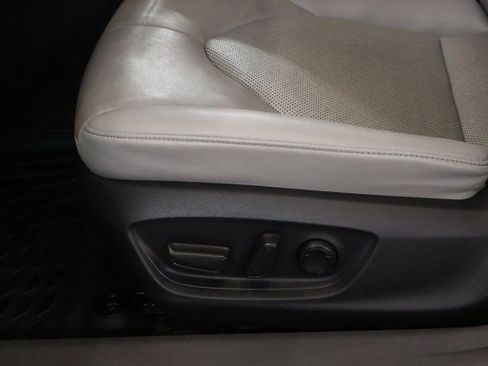 Used 2022 Toyota Camry XLE AWD/4WD image 14