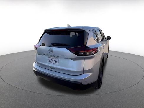 Used 2025 Nissan Rogue SV FWD image 14