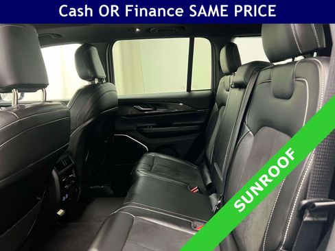 Used 2022 Jeep Grand Cherokee Altitude AWD/4WD image 16