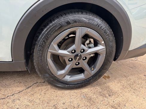 Used 2025 Kia K4 FWD image 29