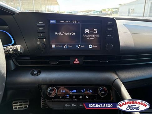 Used 2025 Hyundai Elantra Sport FWD image 17
